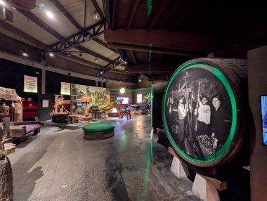 Nava, Asturias, İspanya; 12 Ekim 2025: Elma şarabı müzesi