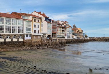 Luanco köyü ve körfezi, Gozon belediyesi, Asturias, İspanya
