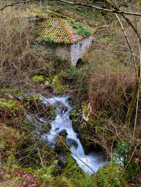 Bimenes Mills Route 'daki Maxima Mill, PR-AS 141, İspanya' nın Asturias, Bimenes belediyesi.