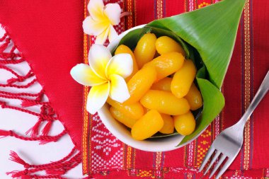 Thai tatlısı, örülmüş bir bez giyin, yemeye hazır, üst manzara