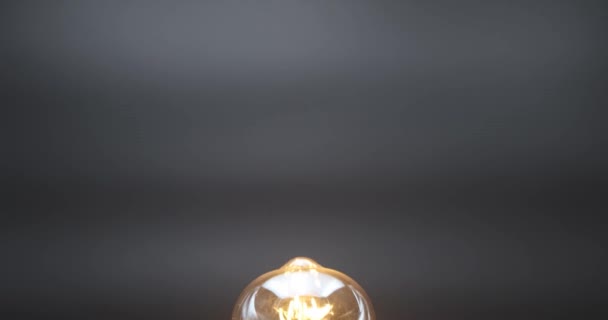 Detailní Záběr Staré Retro Žárovky Rozjasní Světlo Elektrické Žárovky Svítící — Stock video