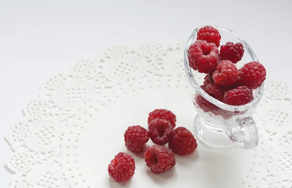 Ripe raspberry on the table — Stock Photo, Image