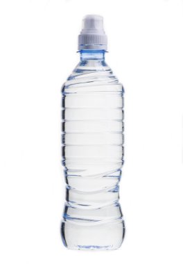 Beyaz arka planda su şişesi