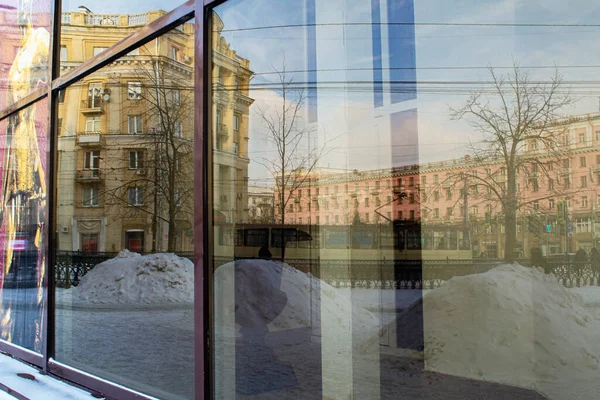 Pencereden yansıma, tramvay versiyonu.