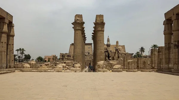 Luxor Temple Είναι Μεγάλο Αρχαίο Αιγυπτιακό Ναό Συγκρότημα Που Βρίσκεται — Φωτογραφία Αρχείου