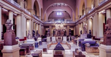 Mısır Antik Müzesi 'nin içi, Mısır Müzesi ya da Kahire Müzesi olarak bilinir.