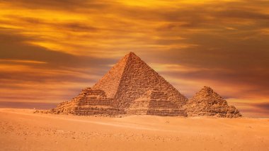 Mısır 'daki Büyük Giza Piramitleri