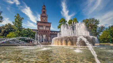 Castello Sforzesco ve Parco Sempione çeşmesi, Milan, İtalya