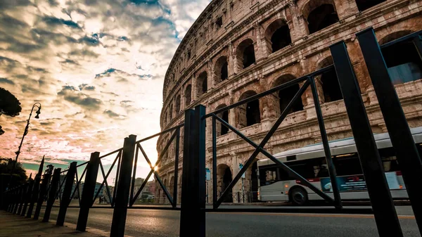Арка Перед Колізеєм Руїнами Знаменитого Римського Форуму Ромі Італя — стокове фото
