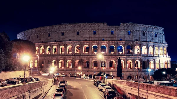 Este Coliseo Con Ruinas Del Famoso Foro Romano Roma Italia —  Fotos de Stock