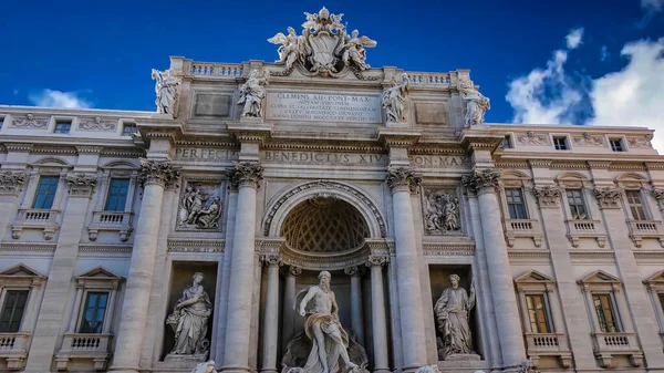 Statues Trevi Fountain Rome — Fotografia de Stock