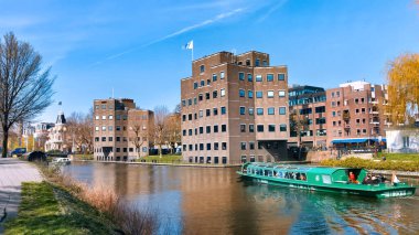 Amsterdam Rijksmuseum Müzesinde Zıplama Teknesi