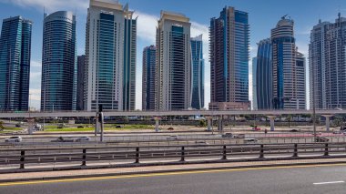 Modern gökdelenler ve yol Dubai, BAE