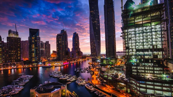 Rascacielos Modernos Dubai Emiratos Árabes Unidos Por Noche —  Fotos de Stock