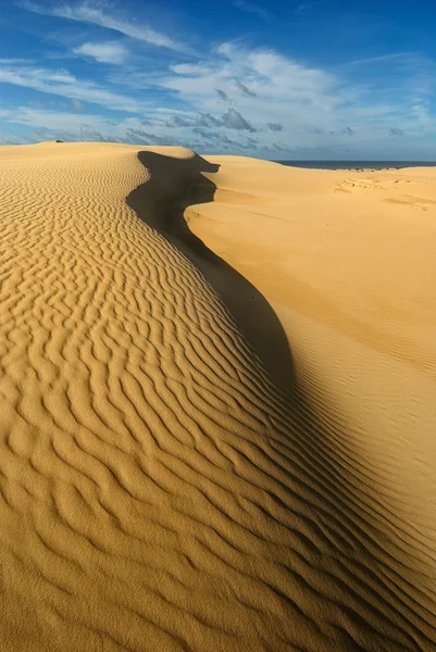 Sand dunes with mirage — Stock Photo, Image