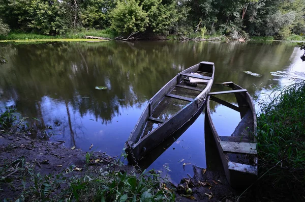 Deux vieux bateaux en bois — Photo