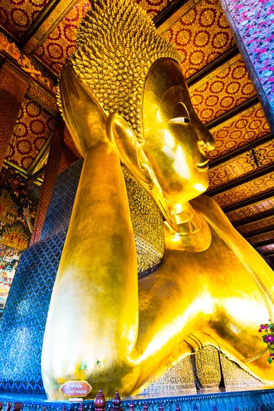 Złoty leżącej Buddy w świątyni Wat Pho, Bangkok Tajlandia — Zdjęcie stockowe