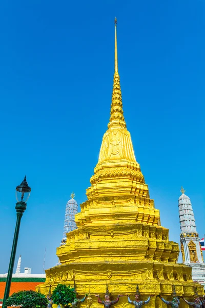 Golden Stupa, Palácio Real. O Grande Palácio, Bangkok, Tailândia — Fotografia de Stock