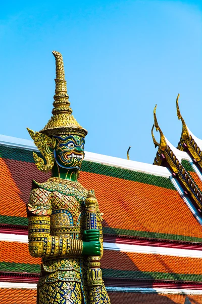 Gardien des démons à Wat Phra Kaew - le temple du Bouddha d'Émeraude , — Photo