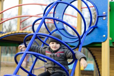 salıncağa binmek bebek