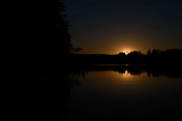 Νυχτερινό ουρανό τοπίο με ηλιοβασίλεμα — Φωτογραφία Αρχείου