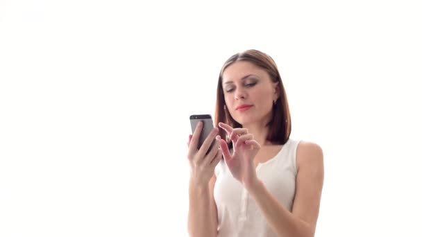 Woman uses the phone — Stock Video