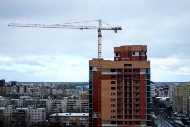 İnşaat Tyumen - yarı yarıya.