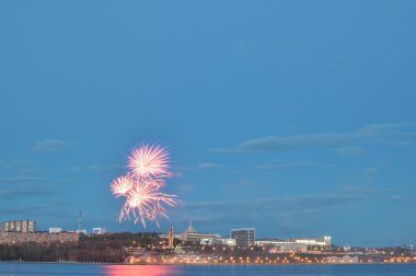 Izhevsk Rıhtımlar üzerinde havai fişek