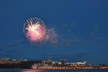 Izhevsk Rıhtımlar üzerinde havai fişek