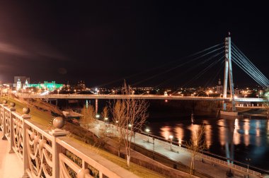 Gece şehir Tyumen