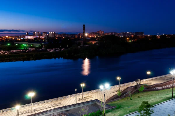 Città di notte Tyumen — Foto Stock