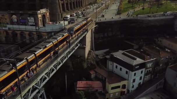 Tren Subterráneo Porto Bridge Portugal — Vídeos de Stock