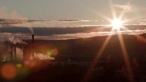 Industriële Fabriek Sunset Smoke Pollution Timelapse — Stockvideo