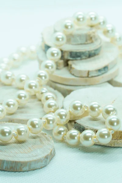 Pearl Necklace Pieces Wood — Stock Photo, Image