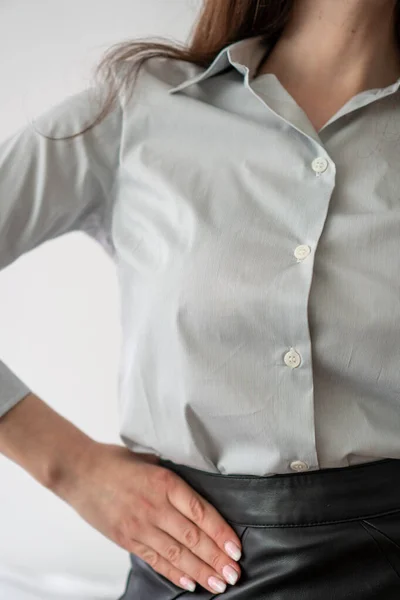 Menina Roupas Escritório Saia Couro Camisa Branca — Fotografia de Stock