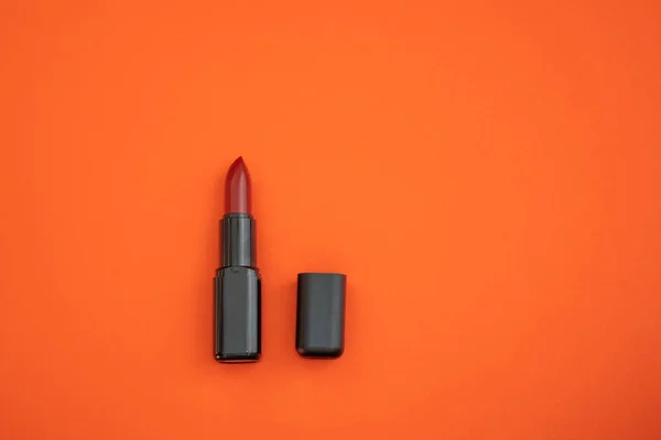 Cosméticos Moda Foto Lápiz Labial Rojo Embalaje Negro Sobre Fondo — Foto de Stock