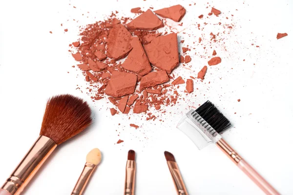 Creatieve Foto Van Cosmetische Stalen Oogschaduwen Bronzen Kleur Gebroken Make — Stockfoto