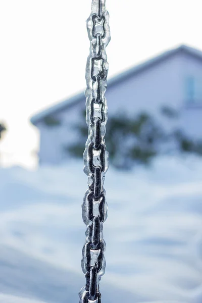 Chaîne congelée en saison hivernale — Photo