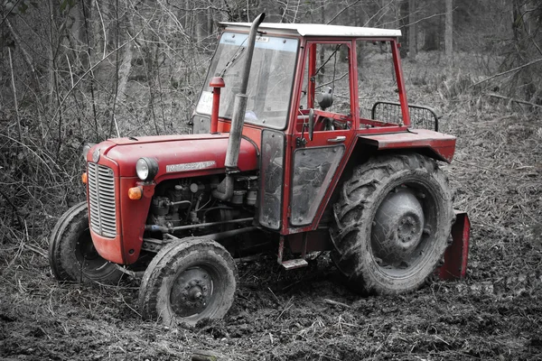 Tracteur rouge . — Photo