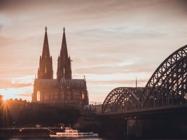 Parfüm kubbesi ve güzel güneş ışığı.