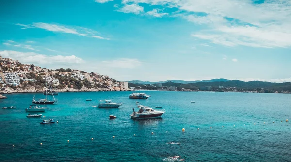 Mar Bahía Mallorca Con Algunos Barcos —  Fotos de Stock