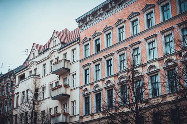 Vista Rua Para Varandas Janelas Pitorescas Apartamentos Berlim Alemanha Durante — Fotografia de Stock