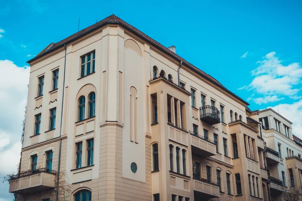 Edificio de fachada amarilla en Berlín —  Fotos de Stock