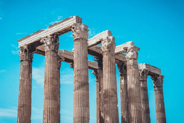 Ruinas griegas antiguas del templo de Zeus en Olympia — Foto de Stock