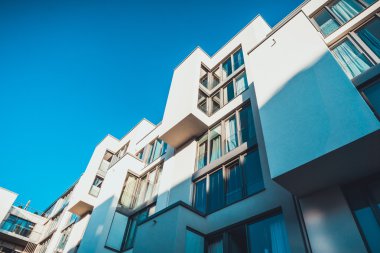 Modern evin düşük açılı görüntüsü