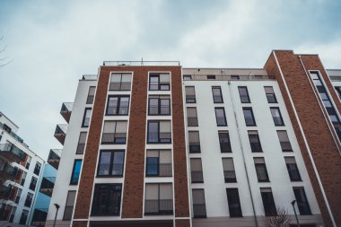 berlin'de bina düşük açı görünümü