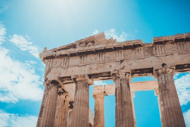 Taş mimarisi çökmekte, düşük açılı görünüş