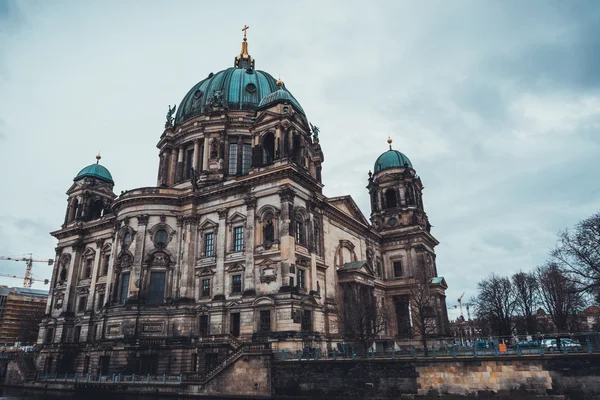 Storica cattedrale tedesca a Berlino con cupola — Foto Stock