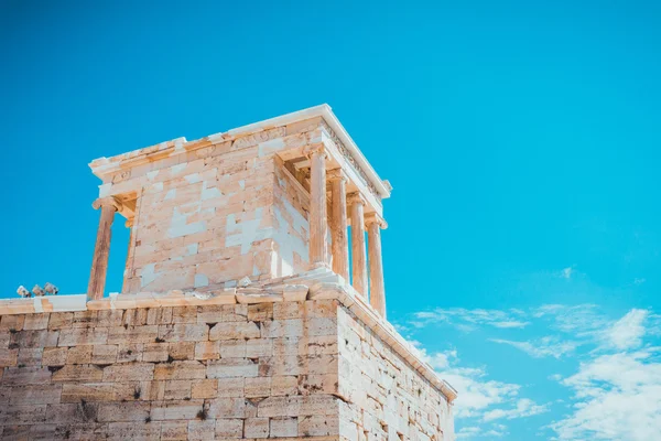 Lav vinkel på vakre greske ruiner – stockfoto