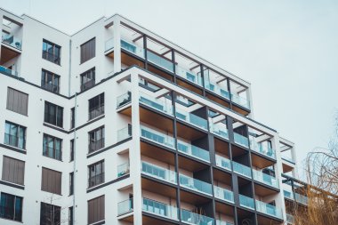 Açık çatı Balkonlu modern yüksek katlı daireler